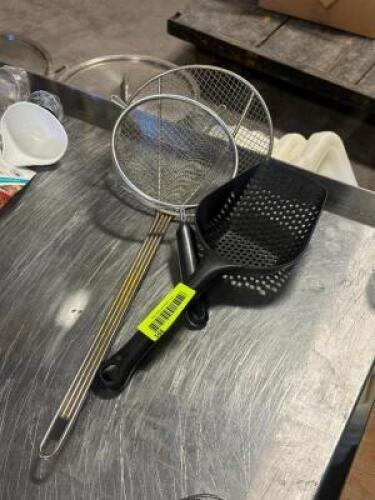 (3) ASSORTED MESH SCOOPS