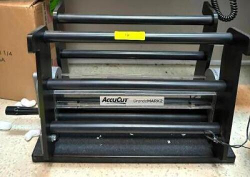 DIE-CUTTING MACHINE
