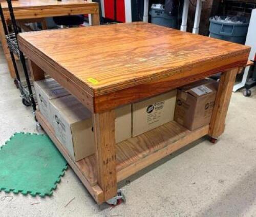 WOOD WORK TABLE ON WHEELS