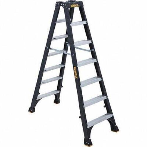 DESCRIPTION: (1) FIBERGLASS TWIN STEPLADDER BRAND/MODEL: DEWALT #32TM04 INFORMATION: BLACK RETAIL$: $457.71 SIZE: 7 FT QTY: 1