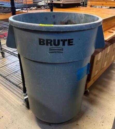 BRUTE TRASH CAN WITH TRASH DOLLY