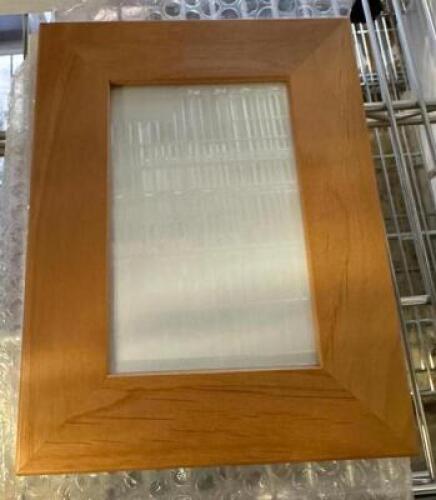 (60)- MAPLE WOOD 5"X7" PICTURE FRAMES
