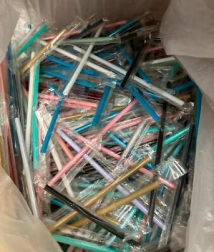 LARGE BAG OF ASSORTED HARD PLASTIC TUMBLER STRAWS