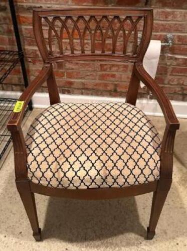 ARMED WOODEN CHAIR