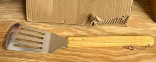 (24) SPATULAS