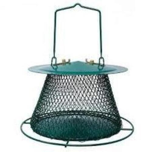 DESCRIPTION: (2) MESH BIRD FEEDER BRAND/MODEL: BIRDS CHOICE INFORMATION: GREEN, MESH, WEATHER-RESISTANT RETAIL$: $57.99 EA QTY: 2