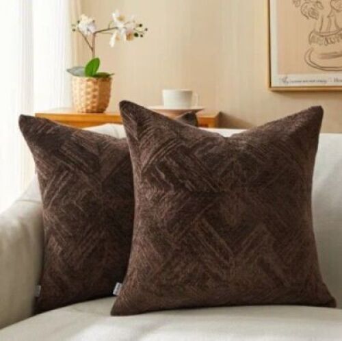 DESCRIPTION: (3) BROWN THROW PILLOWS QTY: 3