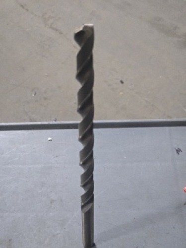 DESCRIPTION: (1) HSS EXTRA LENGTH DRILLS BRAND/MODEL: HERTEL 59922633 SIZE: 1/2" D 12" OAL RETAIL$: $113.69 QTY: 1