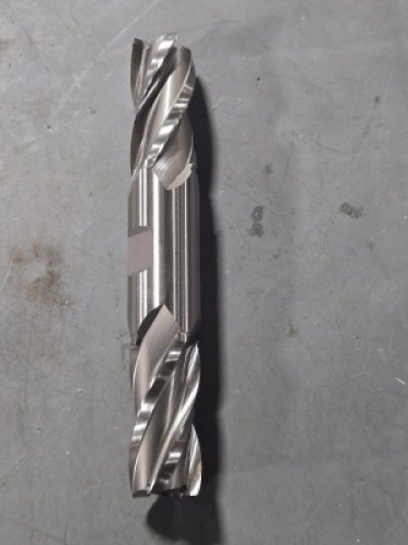 DESCRIPTION: (2) DE HSS SQ END MILL BRAND/MODEL: HERTEL 41117714 SIZE: 15/16" DIA 1-7/8" LOC RETAIL$: $107.63 QTY: 2