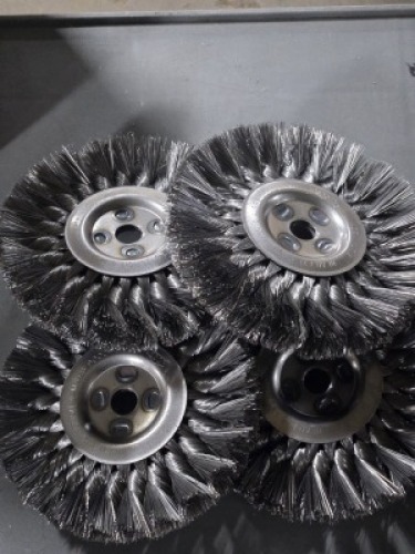 DESCRIPTION: (4) STANDARD TWIST KNOOTED WHEEL BRUSH BRAND/MODEL: OSBORN 0002612200 SIZE: 6" DIA 1/2 WIDTH QTY: 4