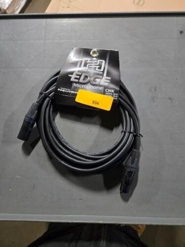 DESCRIPTION: (6) HOSA EDGE MICROPHONE CABLES WITH NEUTRIK CONNECTORS BRAND/MODEL: HOSA CMK-020AU SIZE: 20' XLR M-F RETAIL$: $360.00 QTY: 6