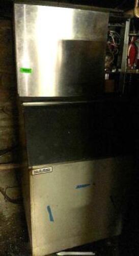 600 LB. WATER COOLED ICE HEAD WITH STORAGE BIN.