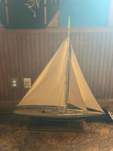 MINIATURE SAIL BOAT