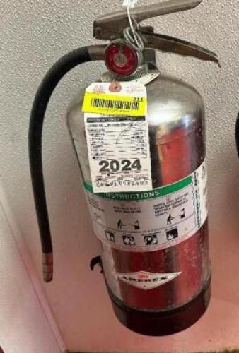 WET CHEMICAL FIRE EXTINGUISHER W/ 2024 CHARGE.