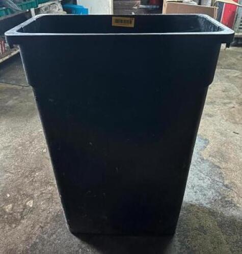 20 GALLON BAR SIDE BLACK PLASTIC TRASH CAN