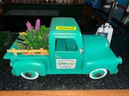 TRUCK PLANTER.