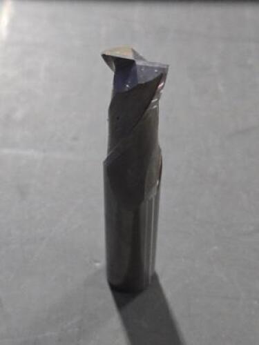 DESCRIPTION: (1) SOLID CARBIDE SQ END MILL BRAND/MODEL: ATRAX 19627 SIZE: 16mm QTY: 1