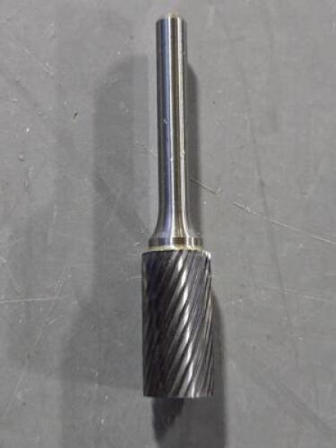 DESCRIPTION: (4) SINGLE CUT CYLINDER BUR BRAND/MODEL: WESTWARD 19D647 SIZE: 12-7mm QTY: 4