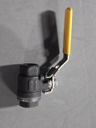 DESCRIPTION: (2) 2000 WOG WCB BALL VALVES BRAND/MODEL: C&C INDUSTRIES 2000 WOG SIZE: 1/2" RETAIL$: $119.98 QTY: 2