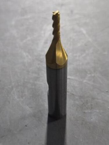 DESCRIPTION: (1) POWDERED METAL SQ END MILL BRAND/MODEL: CLEVELAND C13960 SIZE: 1/8" DIA 3/8" LOC RETAIL$: $44.14 QTY: 1