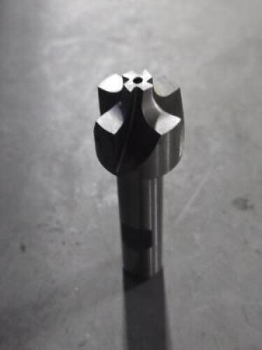 DESCRIPTION: (1) CORNER ROUNDING END MILL BRAND/MODEL: VC 01831122 SIZE: 3/16" RAD 7/8" DIA 1/2" SD RETAIL$: $65.09 QTY: 1
