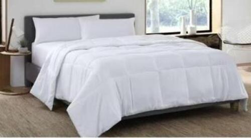 GOTO BEDDING KING DOWN ALTERNATIVE COMFORTER WHITE