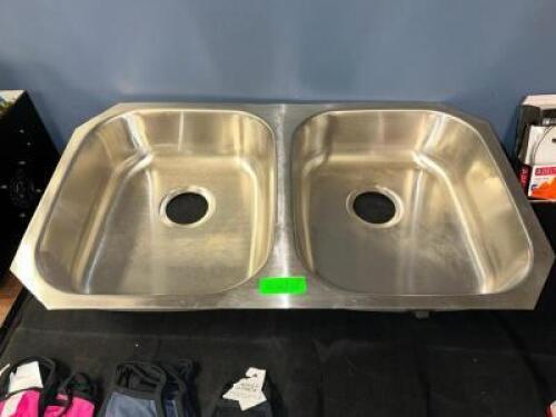 STAINLESS STEEL DOUBLE BOWL SINK