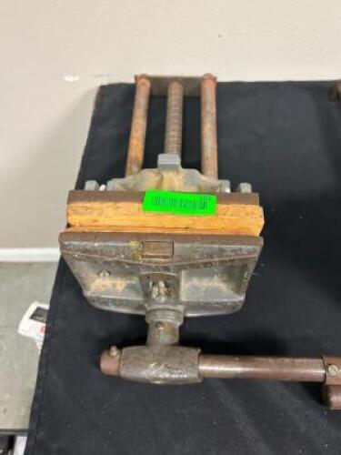 7" BENCH VISE