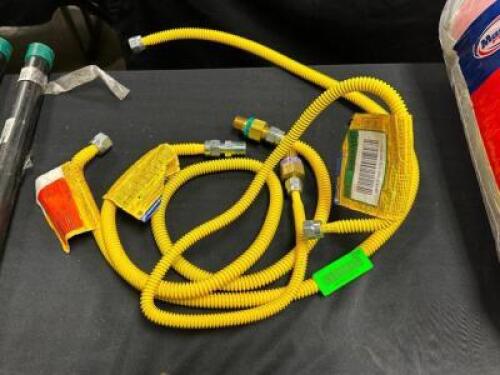ASSORTED GAS CONNECITON HOSES