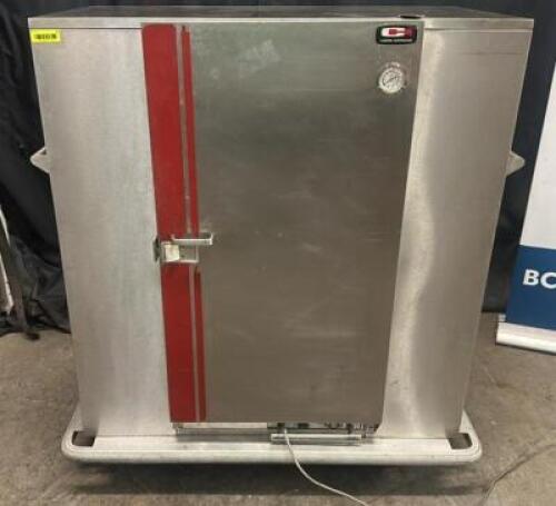 DESCRIPTION CATER HOFFMAN HEATED BANQUET CART BRAND / MODEL: CARTER HOFFMAN ADDITIONAL INFORMATION 120 PLATE CAPACITY, 120 VOLT, 1 PHASE LOCATION BAY