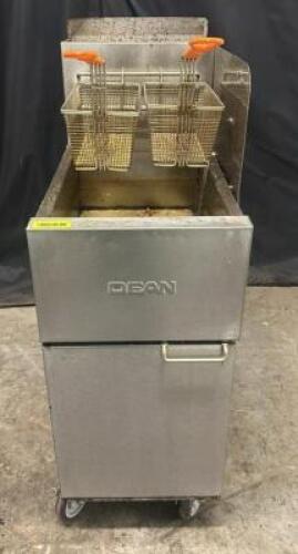 DESCRIPTION DEAN 40 LB. GAS DEEP FRYER W/ (2) BASKETS BRAND / MODEL: DEAN SRG42GNS ADDITIONAL INFORMATION NATURAL GAS. W/ SIDE SPLASH. ON CASTERS LOCA