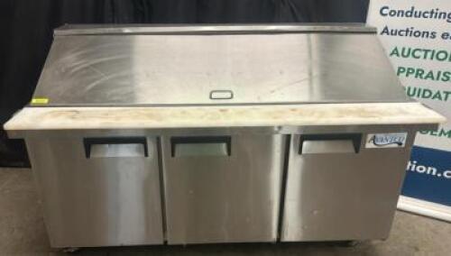 DESCRIPTION AVANTCO 70" THREE DOOR REFRIGERATED SANDWICH PREP TOP BRAND / MODEL: AVANTCO 178APT71MHC ADDITIONAL INFORMATION 115 VOLT, 1 PHASE. TESTED