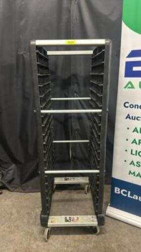 DESCRIPTION RUBBERMAID TWENTY PAN PLASTIC TRAY RACK BRAND / MODEL: RUBBERMAID LOCATION BAY 6 QTY 1