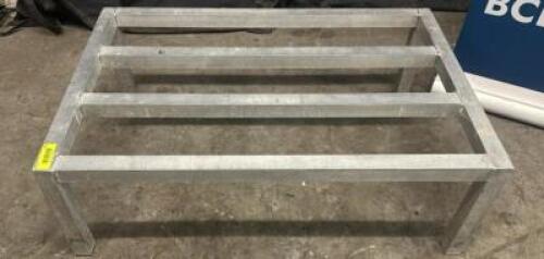 DESCRIPTION 30" ALUMINUM DUNNAGE RACK SIZE 30" LOCATION BAY 6 QTY 1