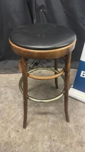 DESCRIPTION (2) 30" BACKLESS BAR STOOLS W/ BLACK CUSHION SEATS. ADDITIONAL INFORMATION 14" SEATS THIS LOT IS: SOLD BY THE PIECE LOCATION BAY 6 QTY 2