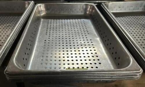 DESCRIPTION (4) FULL SIZE SLOTTED STAINLESS INSERTS THIS LOT IS: SOLD BY THE PIECE SIZE 2" DEEP LOCATION BAY 6 QTY 4
