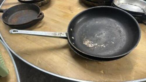 DESCRIPTION (2) 14" SKILLETS THIS LOT IS: SOLD BY THE PIECE SIZE 14" LOCATION BAY 6 QTY 2