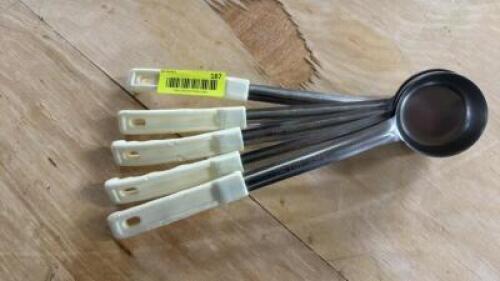 DESCRIPTION (4) STAINLESS PORTION SCOOPS THIS LOT IS: SOLD BY THE PIECE LOCATION BAY 6 QTY 4