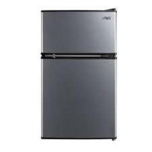 DESCRIPTION: (1) 2-DOOR COMPACT REFRIGERATOR BRAND/MODEL: ARCTIC KING #ARM32D5ASL INFORMATION: STAINLESS STEEL SIZE: 3.2 CU FT, 18.5 X 19.9 X 33.3" RE