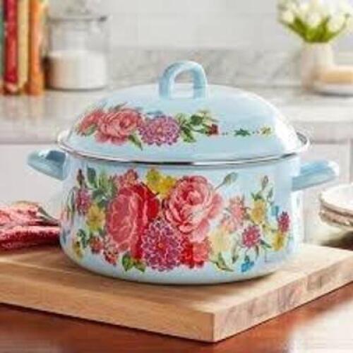 DESCRIPTION: (1) DUTCH OVEN WITH LID BRAND/MODEL: THE PIONEER WOMAN #PWS296881814420 INFORMATION: SWEET ROSE SIZE: 6.4 QT RETAIL$: $44.96 EA QTY: 1
