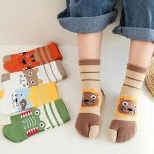 DESCRIPTION: (4) PACKS OF (7) SPLIT SOCKS WITH ANIMALS RETAIL$: $20.00 EA QTY: 4