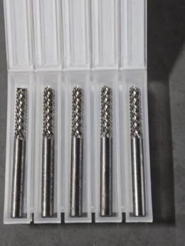 (25) DIAMOND PATTERN ROUTER BITS