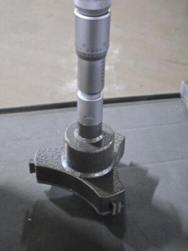 (1) MECHANICAL HOLE MICROMETER
