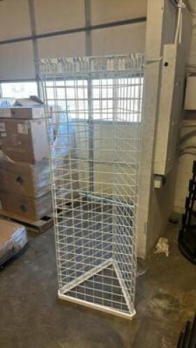 TRIANGULAR DISPLAY RACK