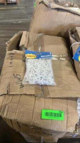 CASE OF TILE SPACERS