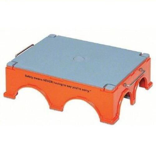 DESCRIPTION: (1) STEP STOOL BRAND/MODEL: SANDEL #499A34 INFORMATION: PLASTIC, ORANGE, 1 STEP, 500 LB CAPACITY SIZE: 5.3" H RETAIL$: $1123.23 EA QTY: 1
