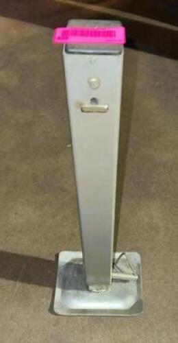 DESCRIPTION: 3500LB DROP LEG JACK LOCATION: LEVEL 1 QTY: 1