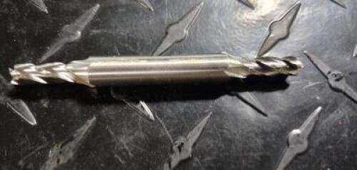 DESCRIPTION: (1) COBALT DOUBLE END 4 FLUTE SQUARE END MILL BRAND/MODEL: HERTEL 87150603 RETAIL$: $35.00 SIZE: 1/4" DIAM, 5/8" LOC QTY: 1