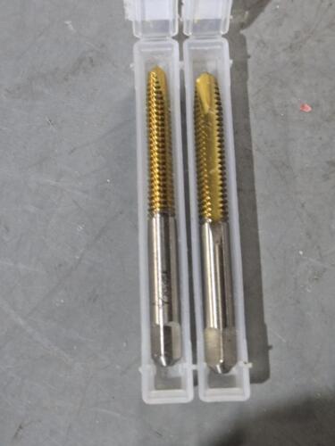 DESCRIPTION: (2) HSS SPIRAL POINT PLUG TAP BRAND/MODEL: CLEVELAND C55316 SIZE: 1/4-20 UNC RETAIL$: $32.02 QTY: 2