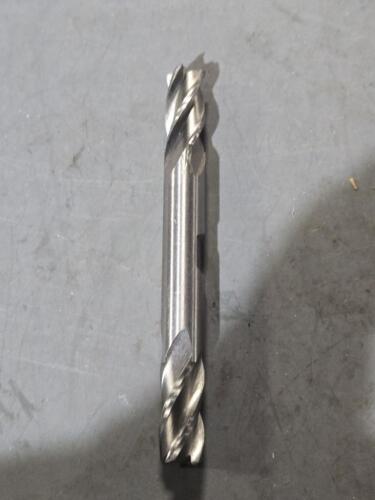 DESCRIPTION: (1) HSS DE SQ END MILL BRAND/MODEL: VC 01891241 SIZE: 3/8" DIA 3/4" LOC RETAIL$: $22.72 QTY: 1